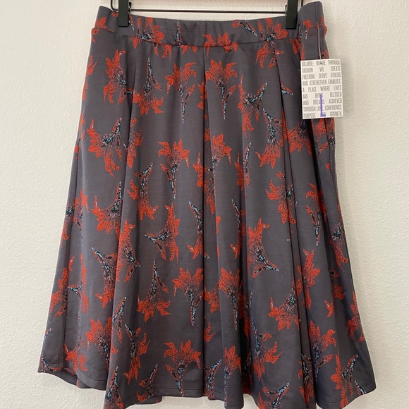 NWT Women’s Lularoe Madison Skirt with Pockets Lg
